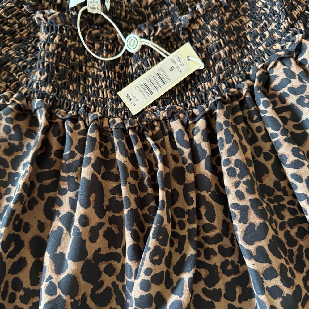 Leopard Print Off-Shoulder Top - Picture 4 of 12